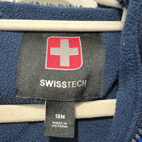 Swiss tech toddler puffer jacket with pockets - Picture 2 of 3